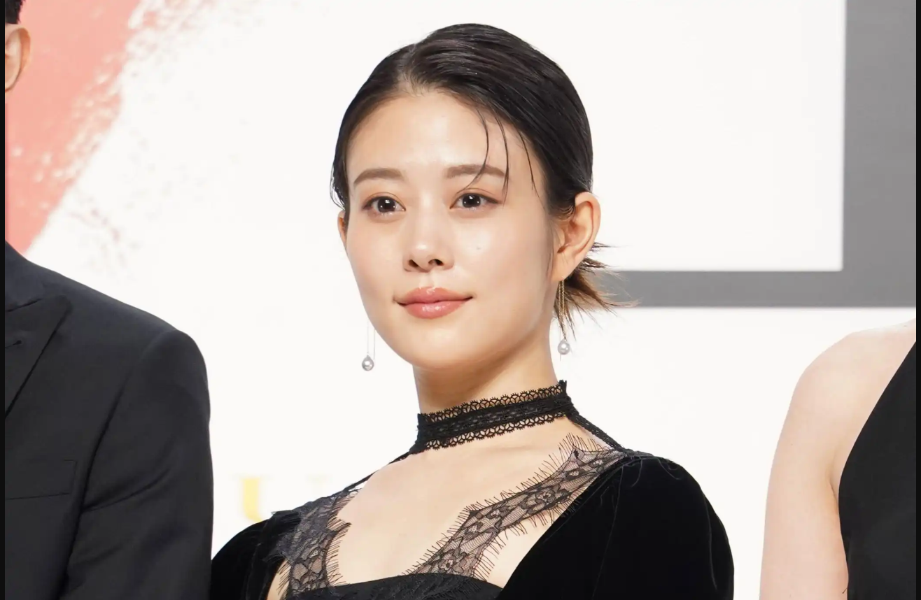 MITSUKI TAKAHATA JOINS 5 CENTIMETERS PER SECOND LIVE-ACTION FILM AS AKARI SHINOHARA